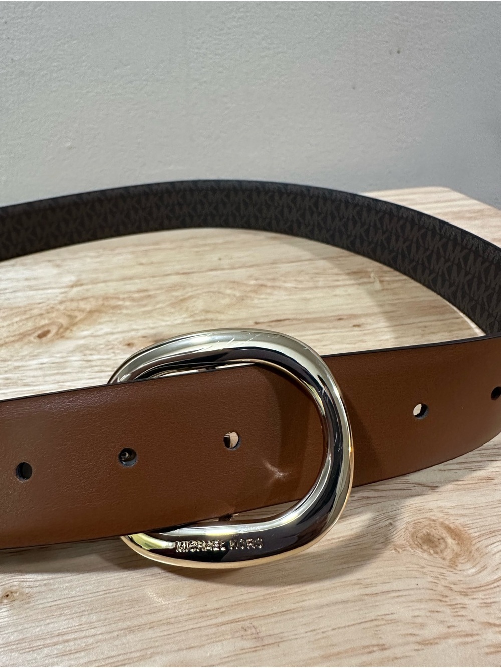 MICHAEL Michael Kors Brown/Tan Reversible Leather Belt with Gold Oval Buckle - Picture 7 of 8